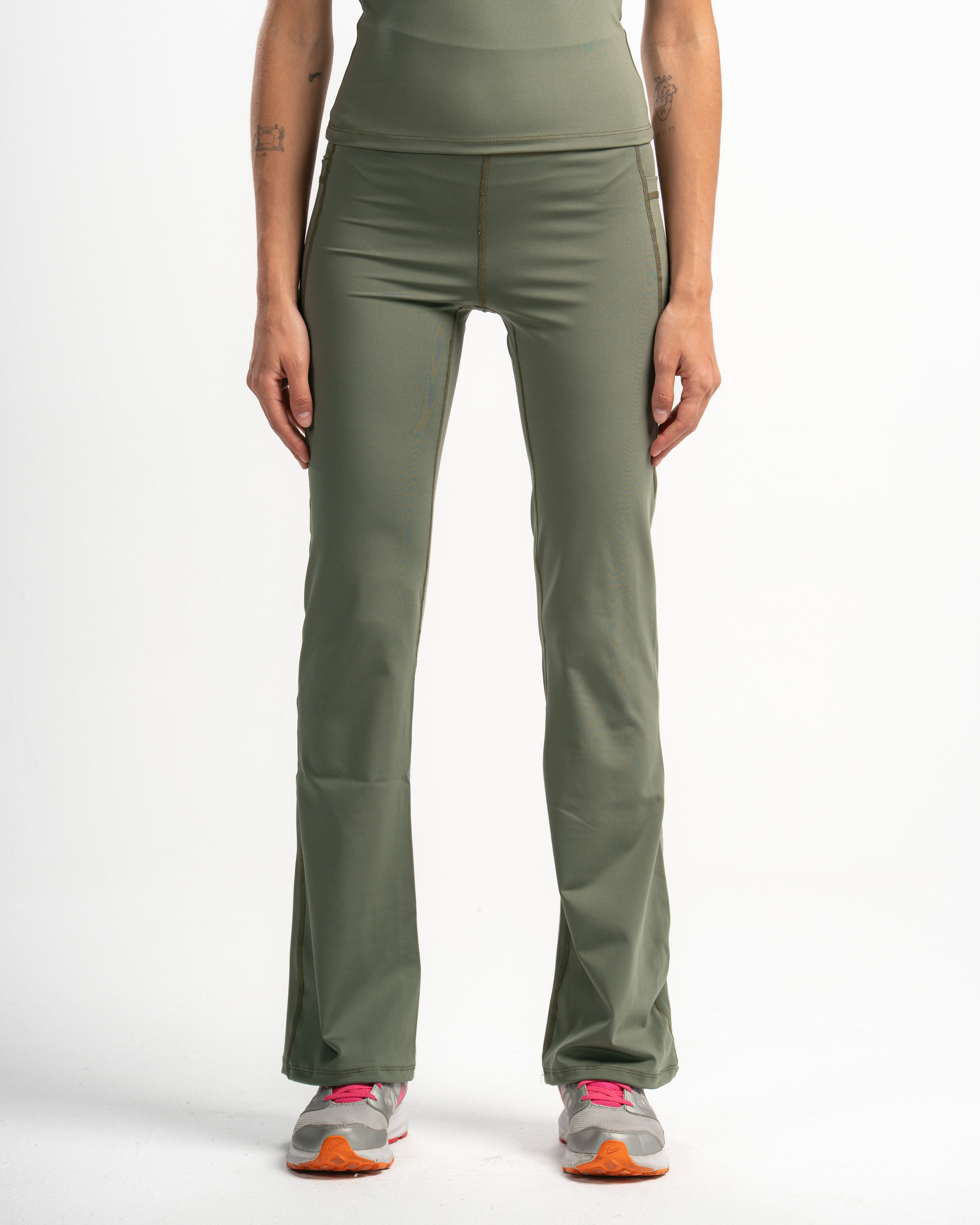 Pocketed Flared Leggings