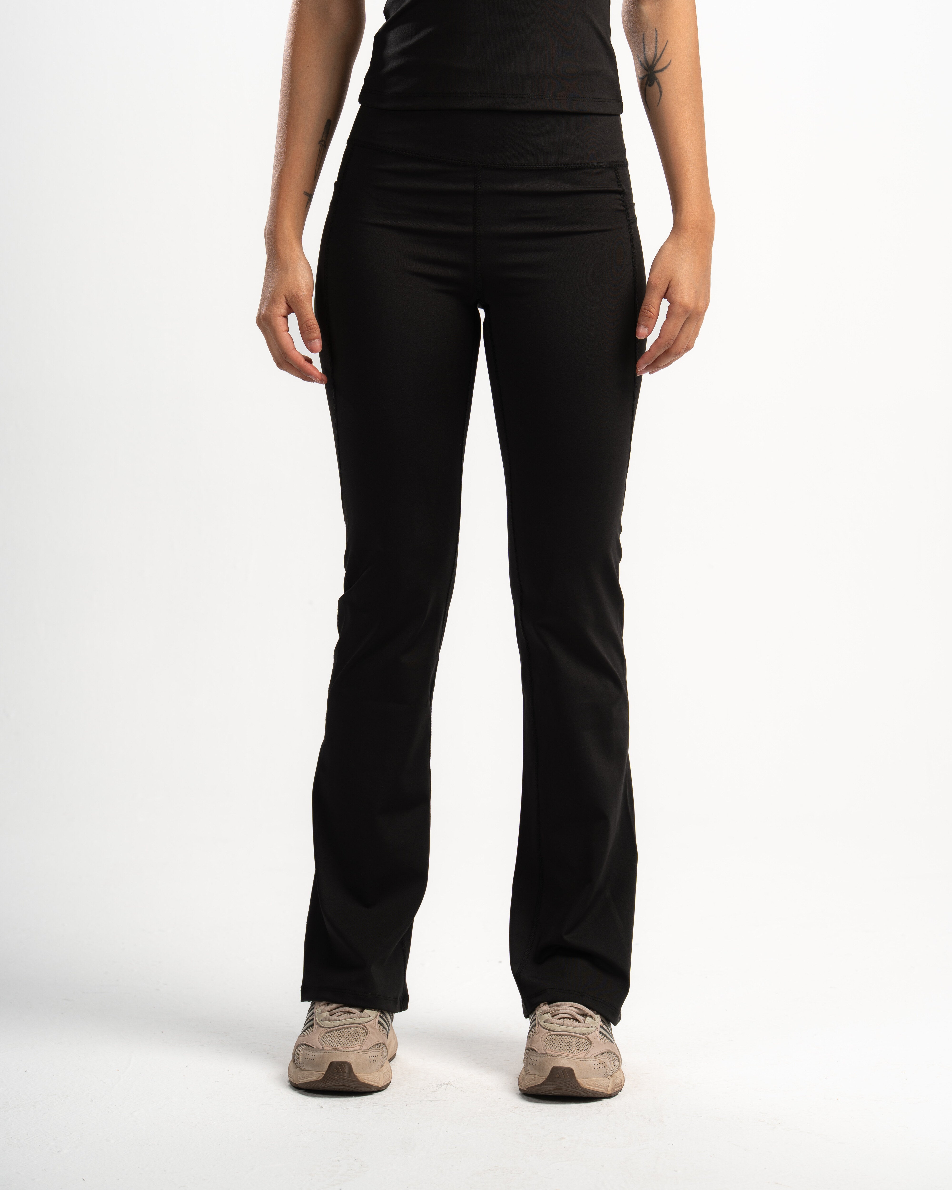 Pocketed Flared Leggings